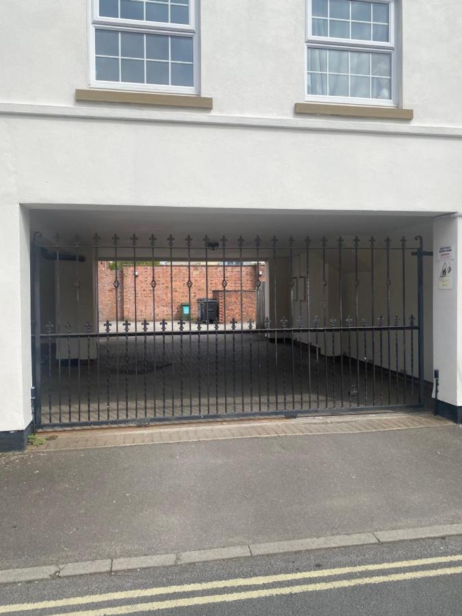 York City Centre, Recently Renovated 2 Bedroom Flat Exteriör bild